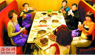 洛陽餐飲住宿服務(wù)邁入智能時(shí)代 首款餐飲服務(wù)智能機(jī)器人正式上崗